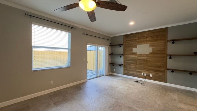 Building Photo - Charming 2-Bed Townhouse with on Ashley River Road!