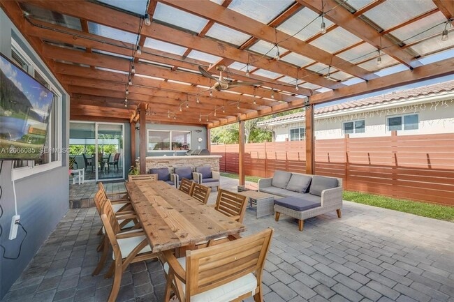 Building Photo - 7549 Buccaneer Ave