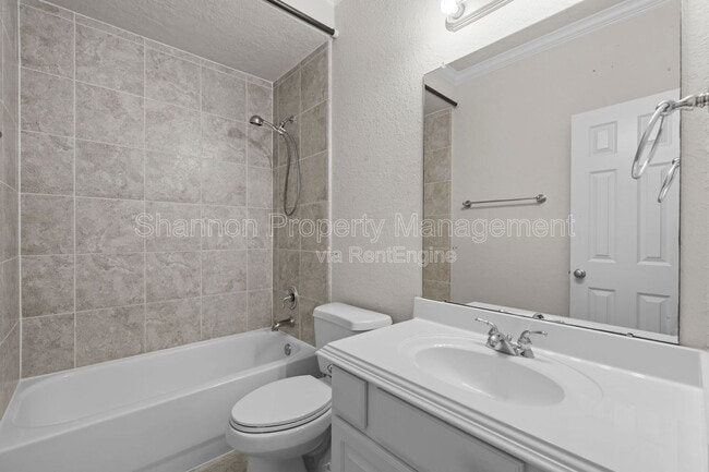 Building Photo - 2919 Royal Oaks Grove