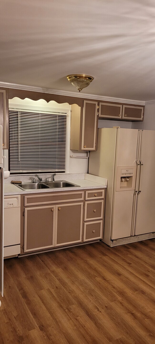 Building Photo - 3103 Wingate Ave