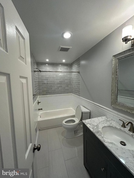 Building Photo - 4054 Norbeck Square Dr