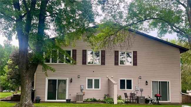 Building Photo - 9486 Kingsview Ln N