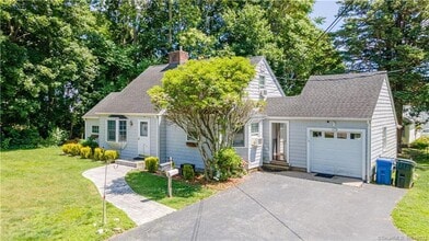 Building Photo - Cozy 3-Bedroom Single-Family Home in Groton!