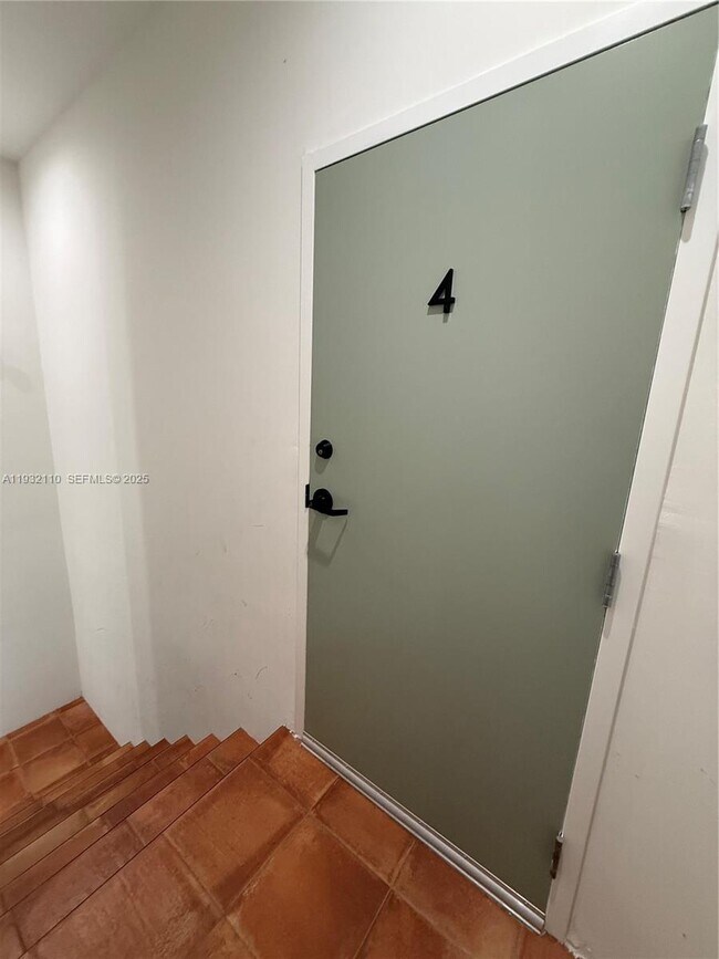 Building Photo - 1786 SW 9th St