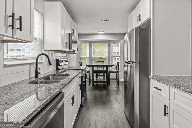 Building Photo - 140 Cumberland Ct