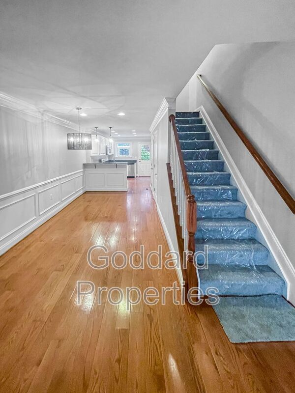 Building Photo - 511 S Chester St