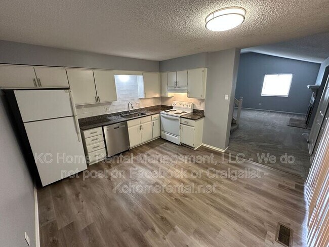 Building Photo - 9000 E 85th Pl