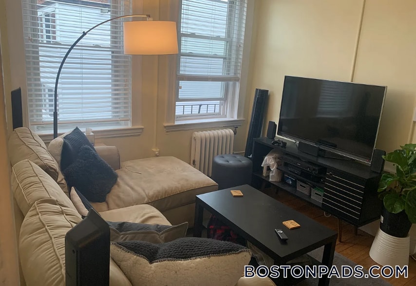 Building Photo - 224 Hanover St