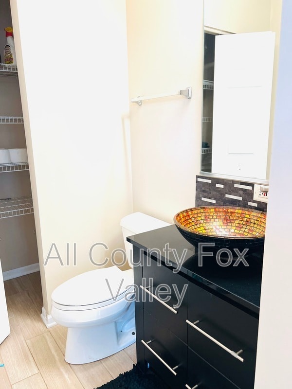 Building Photo - 2080 Mark Cir