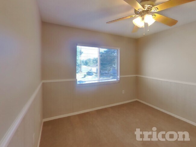 Building Photo - 417 Abigail Rd