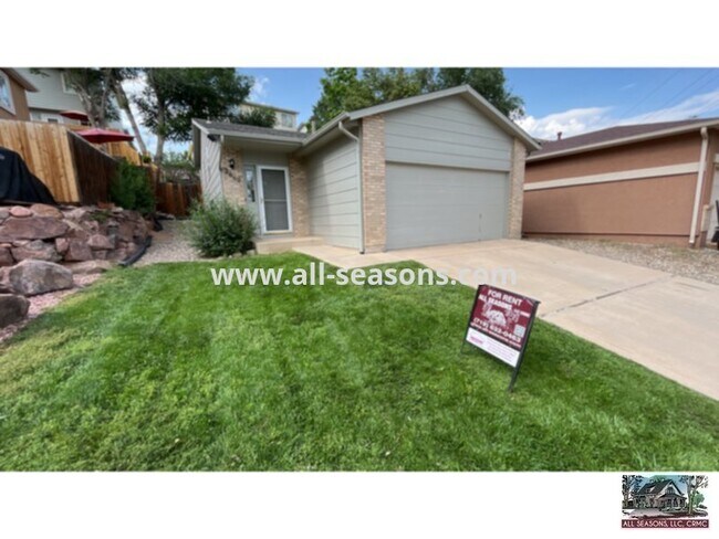 Primary Photo - West side 2 story cute home for rent!