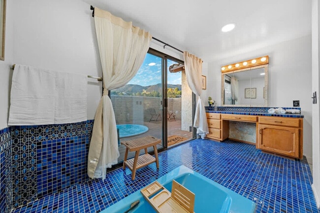 Building Photo - 14552 Skyline Truck Trail