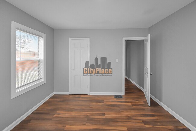 Building Photo - 4726 E 34th St