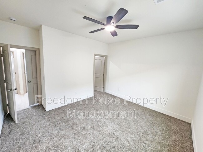 Building Photo - 1340 Arrowhead St