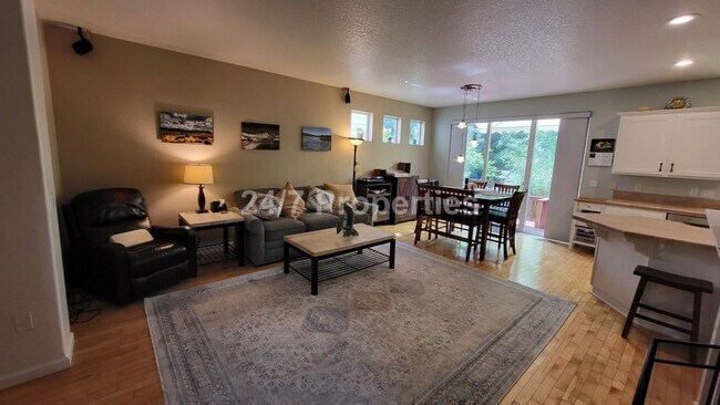 Building Photo - 3250 Wild Rose Loop