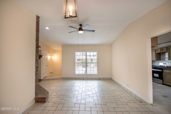 Building Photo - 11301 Tom Ulozas Dr