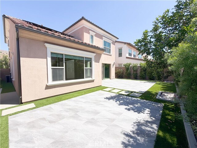Building Photo - 124 Albero