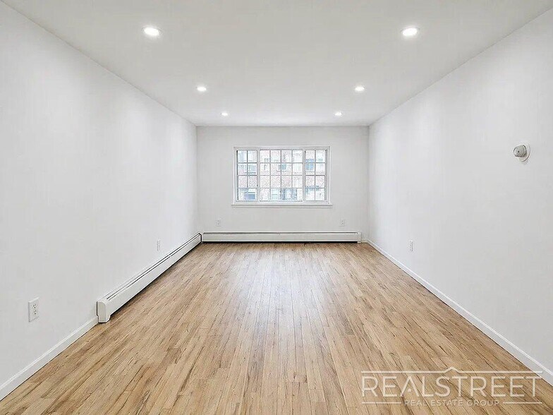 Building Photo - 294 Tompkins Ave