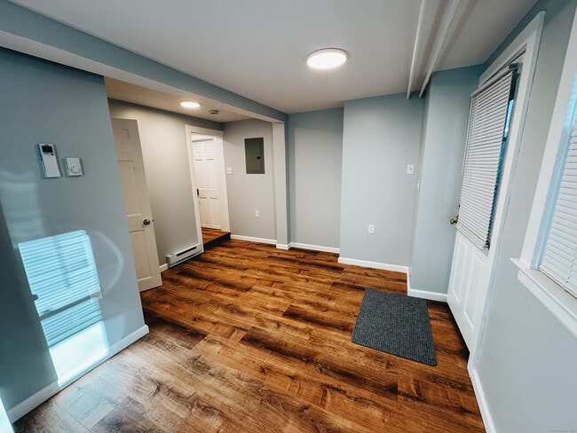 Building Photo - 45 Church St