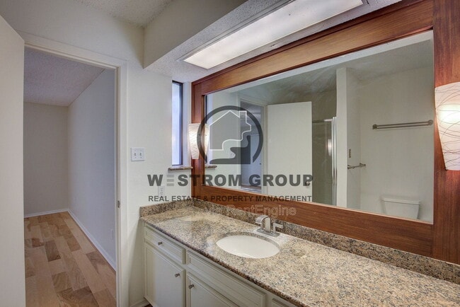 Building Photo - 6452 Waverly Way