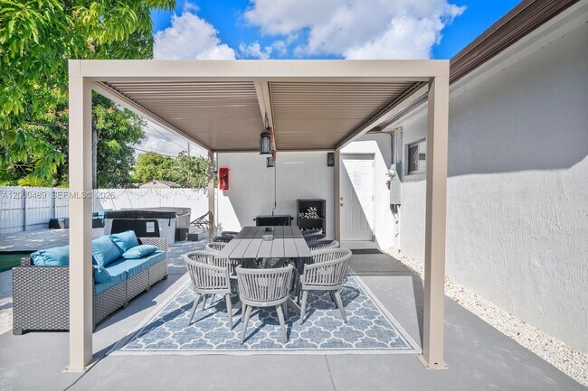 Building Photo - 11730 NW 3rd Ave