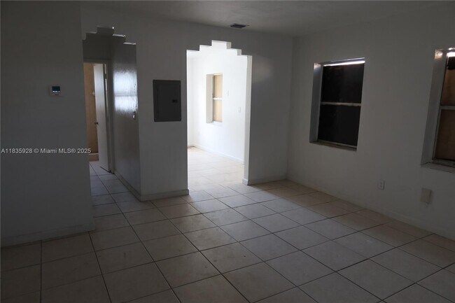 Building Photo - 4100 Palm Ave
