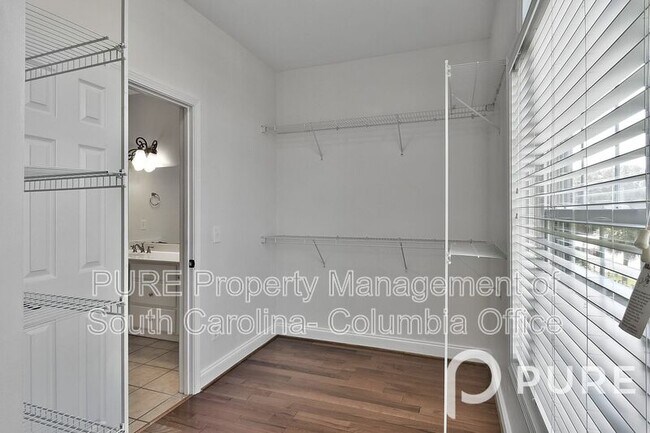 Building Photo - 4 Hunters Pond Dr