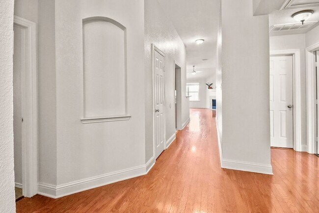 Building Photo - 1075 Wood Stream Dr