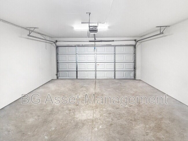 Building Photo - 1755 Emeric Ave