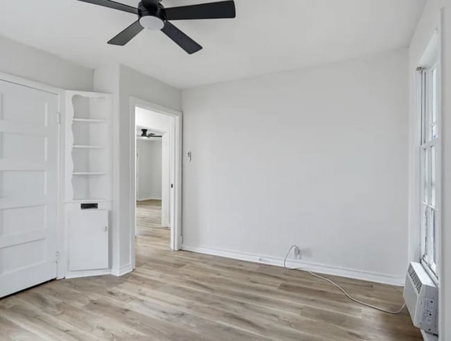 Building Photo - 607 S Austin St