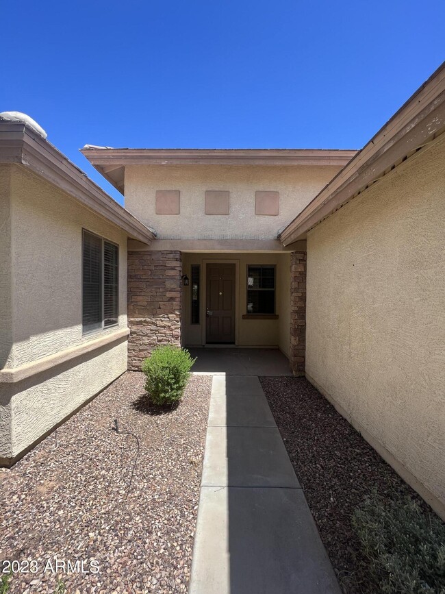 Building Photo - 654 W Desert Mountain Dr