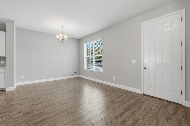 Building Photo - 15591 Honeybell Dr