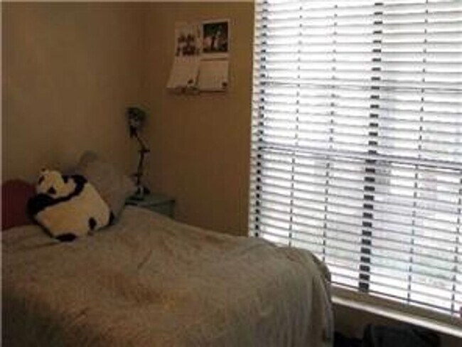 Building Photo - K506 - Buena Vista #103