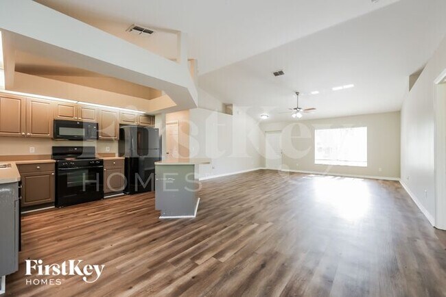 Building Photo - 315 Dill Ave