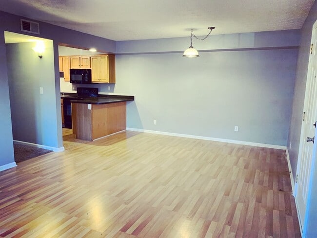 Building Photo - Spacious 3-Bedroom Ground-Floor Condo with...