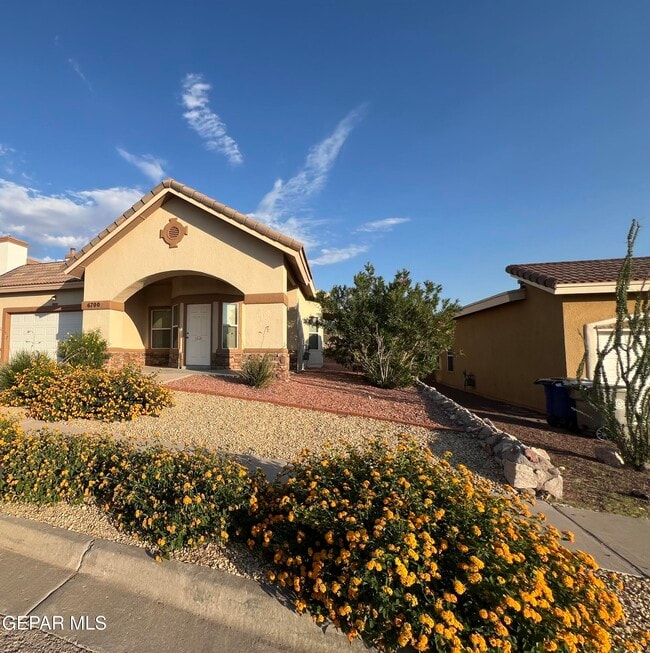Building Photo - 6700 Hermoso Del Sol Dr