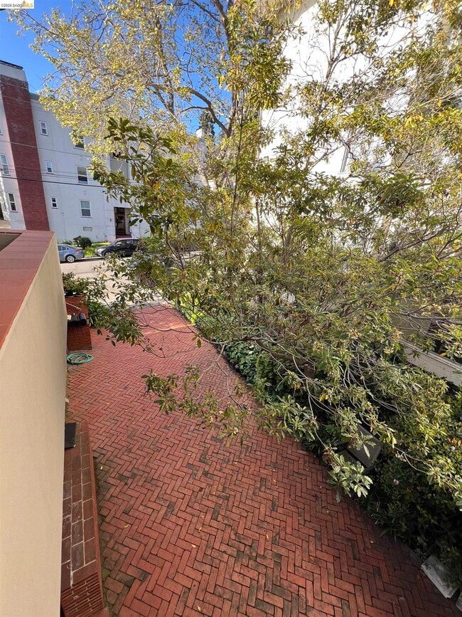 Building Photo - 2554 Virginia St