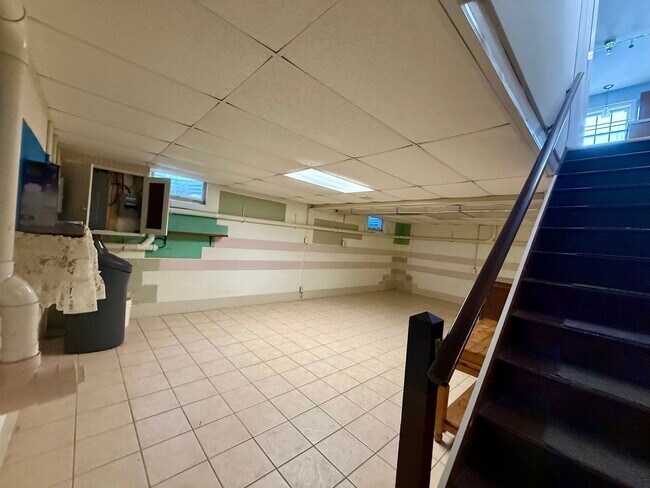 Building Photo - 115 Fleetline St