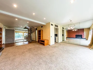 Building Photo - 2704 San Pedro St