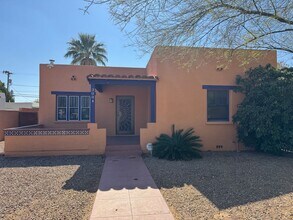 Building Photo - COMING SOON! Charming Mid-Town 3 Bedroom 2 Bath Main House!