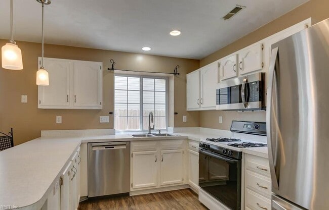 Building Photo - 1133 Lady Ashley Dr