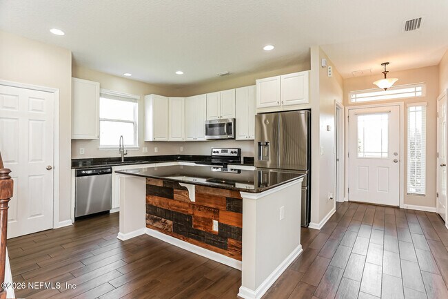 Building Photo - 338 Vineyard Ln