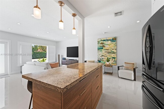 Building Photo - 6371 SW 23rd St