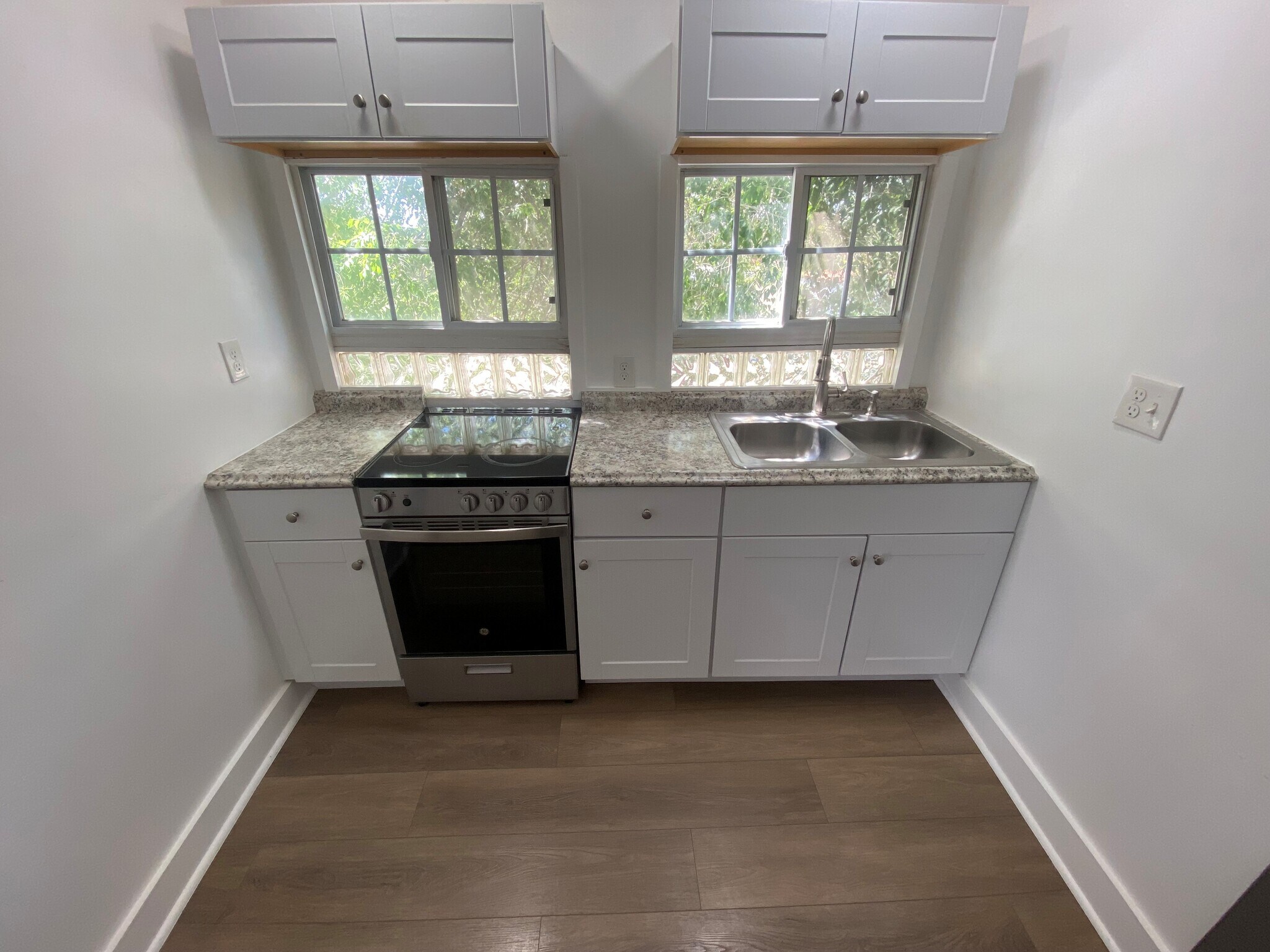 Kitchen - 508 5th St SW