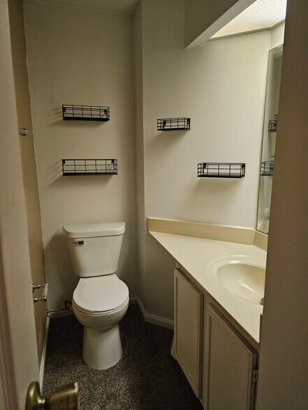 Building Photo - 7951 Sunset Cove Dr