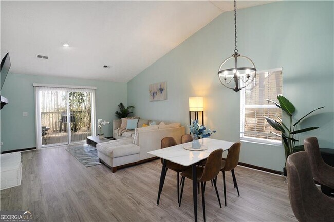 Building Photo - 5444 Glen Haven Dr