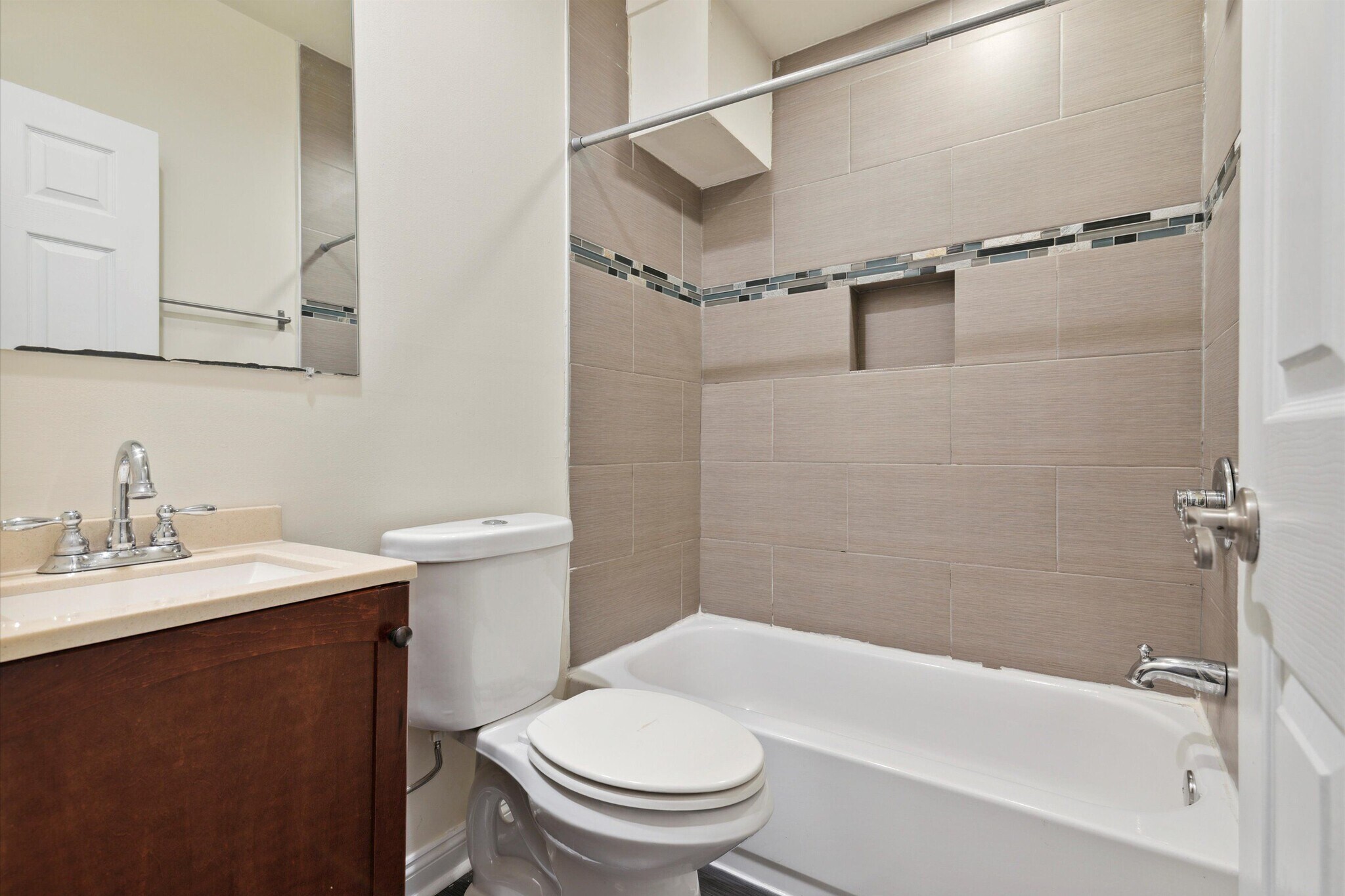 Building Photo - 1408 Willington St