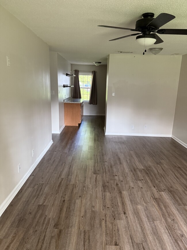 Building Photo - 4614 Tarpon Bay Rd