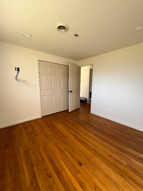 Building Photo - 625 E Myrtle Ave