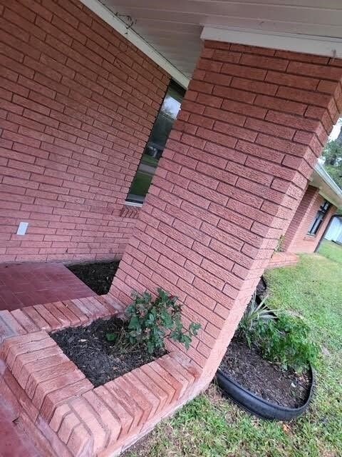 Building Photo - 1017 Oak Dr